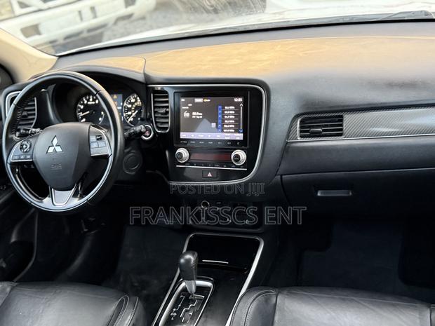 Mitsubishi Outlander SEL S-AWC 2020 White · Photo 3