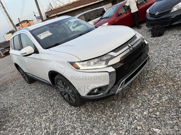 Mitsubishi Outlander SEL S-AWC 2020 White · Photo 1