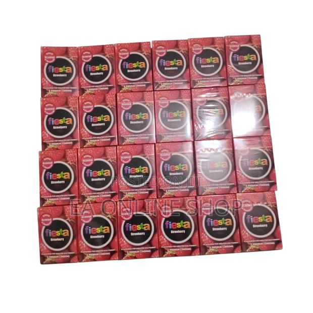 Fiesta Strawberry Scented Flavoured Condoms. 24 Packs of 3 in 1 · Photo 3