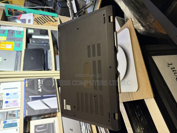 Laptop Lenovo Thinkpad P15s 24GB Intel Core I7 SSHD (Hybrid) 1T · Photo 3