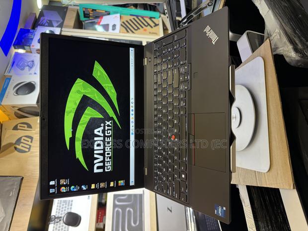 Laptop Lenovo Thinkpad P15s 24GB Intel Core I7 SSHD (Hybrid) 1T · Photo 2