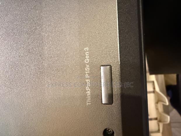 Laptop Lenovo Thinkpad P15s 24GB Intel Core I7 SSHD (Hybrid) 1T · Photo 1
