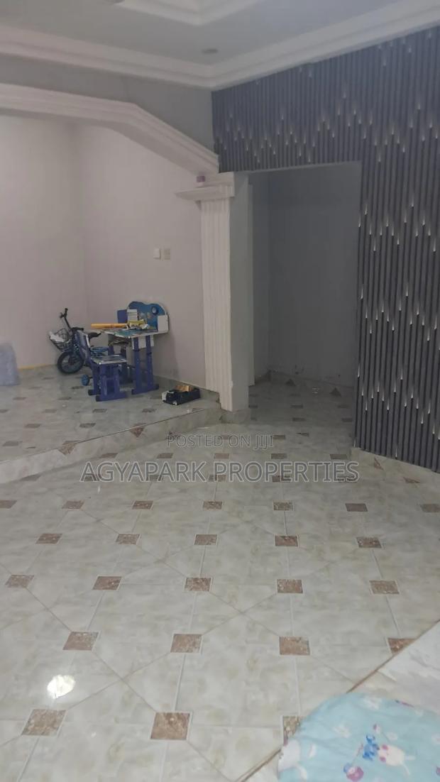 4bdrm Maisonette in Achiaman, Amasaman for sale · Photo 5