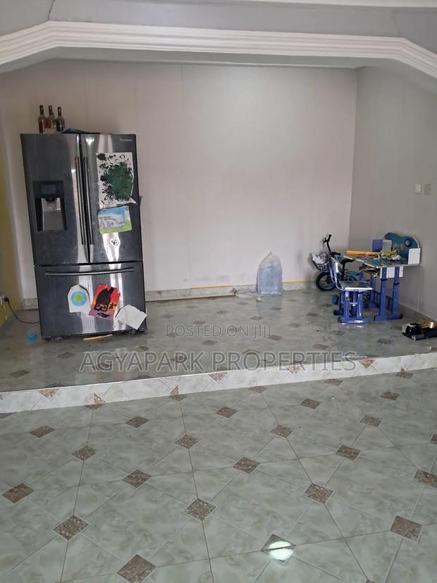 4bdrm Maisonette in Achiaman, Amasaman for sale · Photo 7