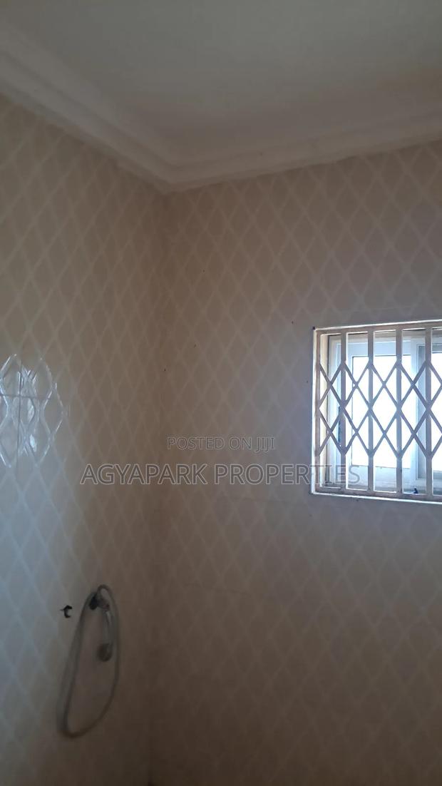 4bdrm Maisonette in Achiaman, Amasaman for sale · Photo 8