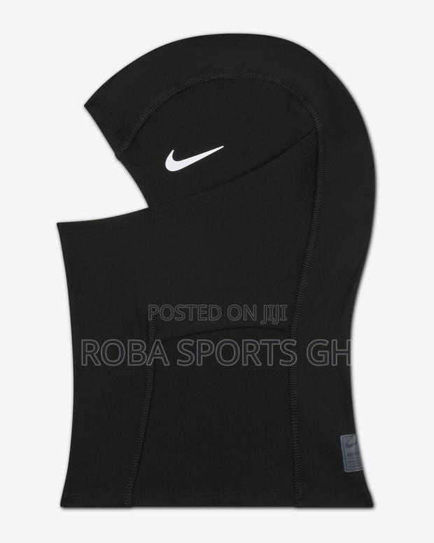 Nike Pro Hyperwarm Balaclava Hood · Photo 3