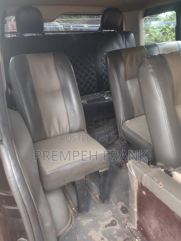 Toyota HiAce 2013 Black · Photo 6