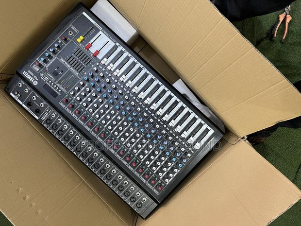 Yamaha Powered 16-Channel Mixer. · Photo 1