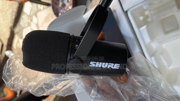 Shure Mv7 Podcast Microphone · Photo 2