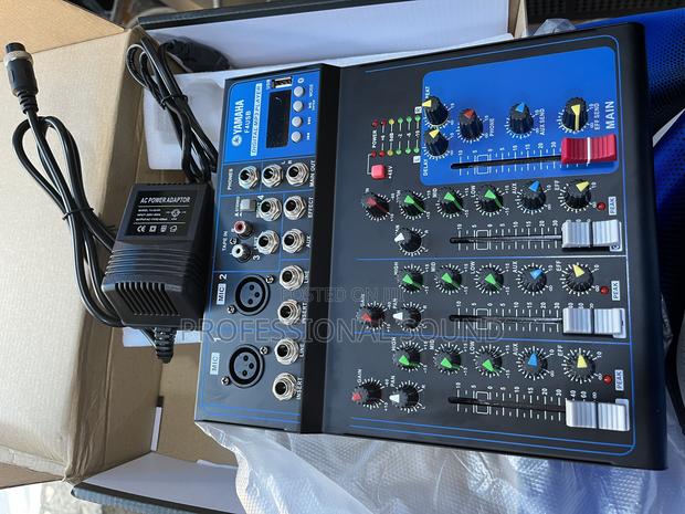 Yamaha F4usb, a 4-Channel Audio Mixer Console. · Photo 2