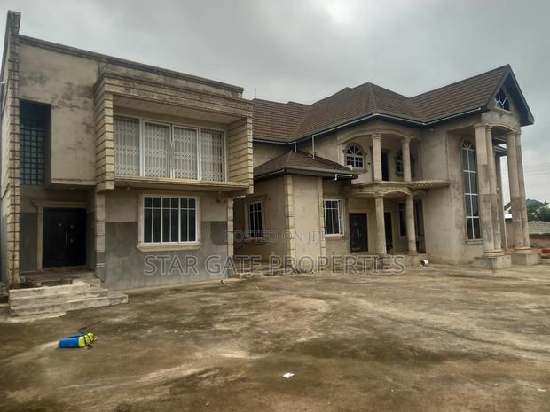 9bdrm House in Tanoso/ Sofoline, Kumasi Metropolitan for sale · Photo 5