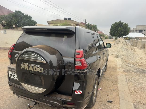 Toyota Land Cruiser Prado 2.7 i 2011 Black · Photo 8