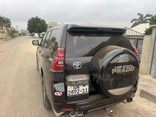 Toyota Land Cruiser Prado 2.7 i 2011 Black