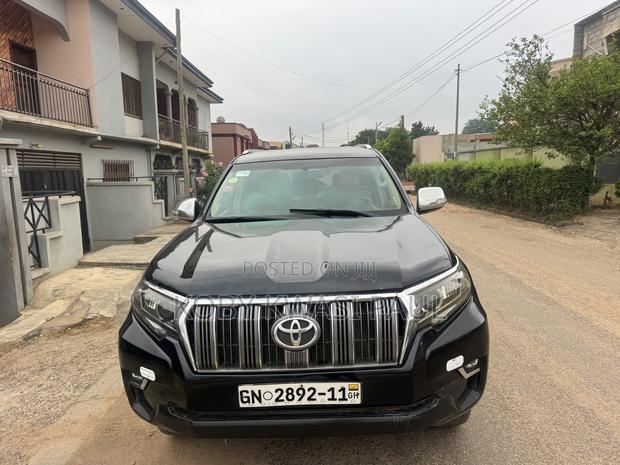 Toyota Land Cruiser Prado 2.7 i 2011 Black · Photo 3