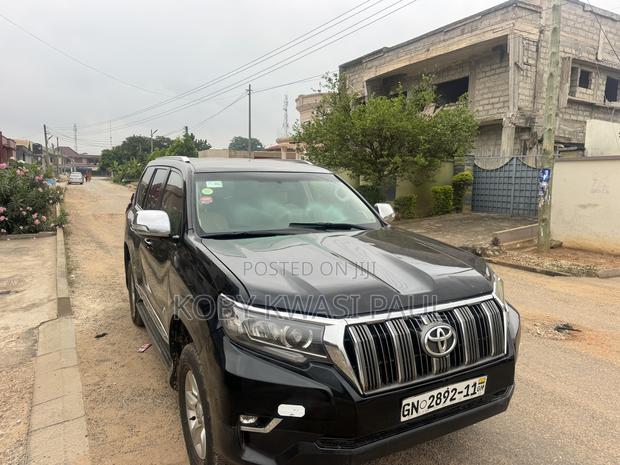 Toyota Land Cruiser Prado 2.7 i 2011 Black · Photo 4