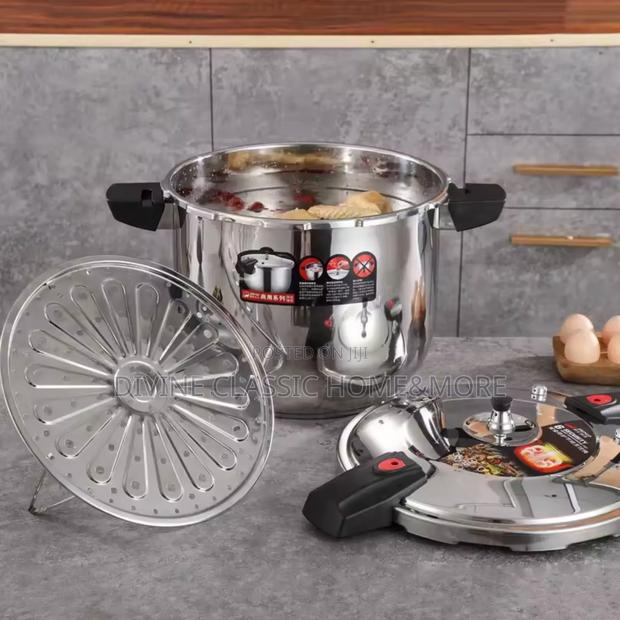 10lit Stainless Steel Pressure Cooker · Photo 1