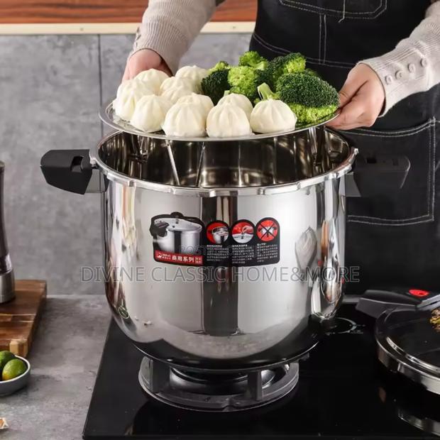 10lit Stainless Steel Pressure Cooker · Photo 4