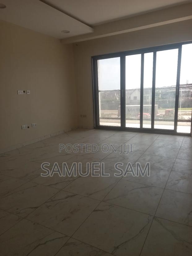 Commercial Building for Rent in Tema · Photo 4
