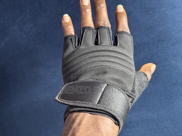 Leather Hand Gloves For Gym, Military And Motor Riding · Photo 2