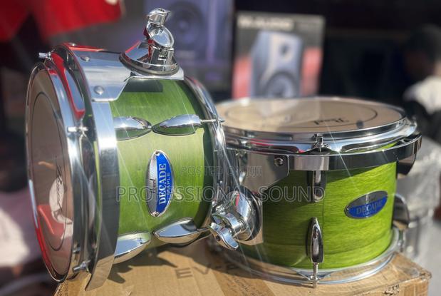 Pearl Decade Maple Series Drum Tom-Toms in a Green Lacquer Finish · Photo 2