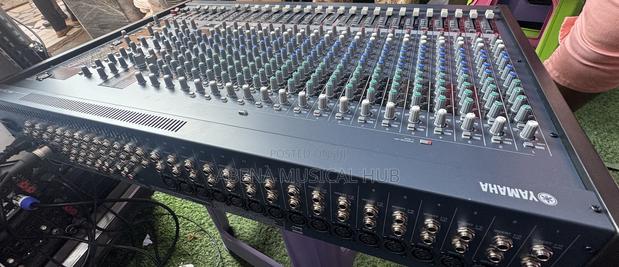 Yamaha Mg 24 Channel Mixer · Photo 5