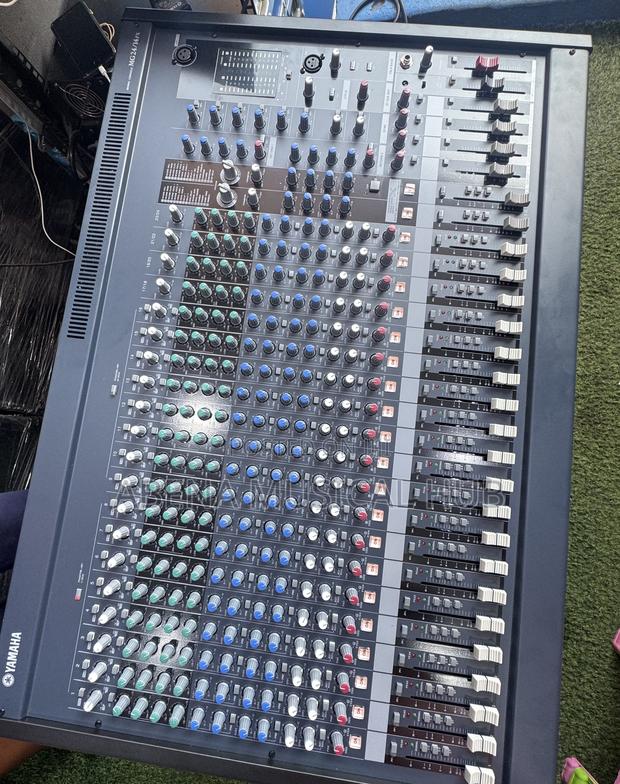 Yamaha Mg 24 Channel Mixer · Photo 3