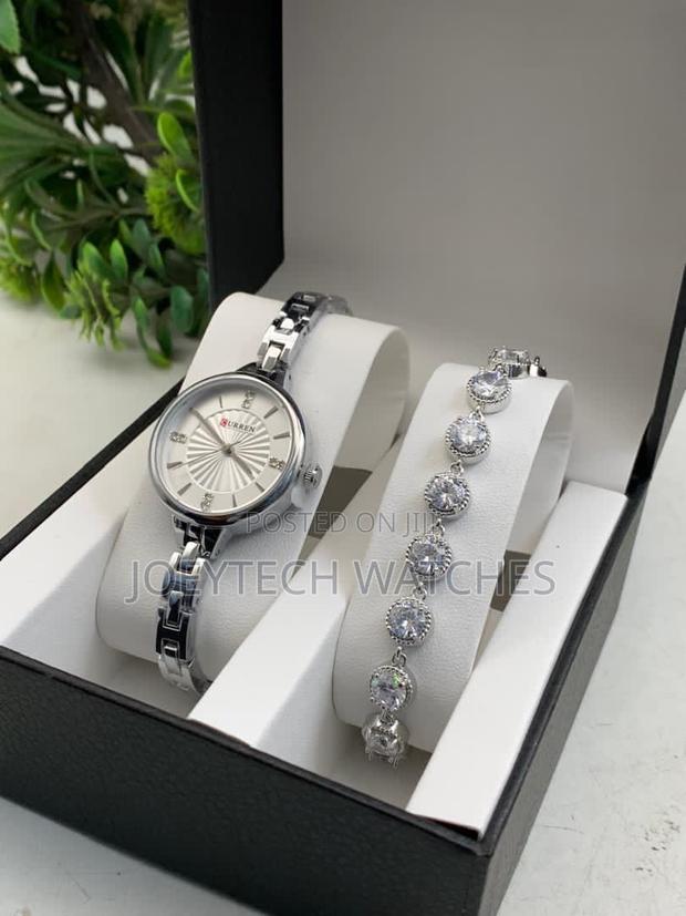 Ladies Watch + Bracelet · Photo 3
