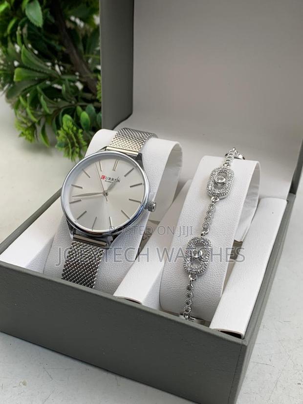 Ladies Watch + Bracelet · Photo 2