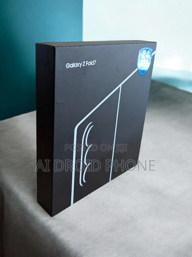 New Samsung Galaxy Z Fold7 256 GB Black · Photo 1