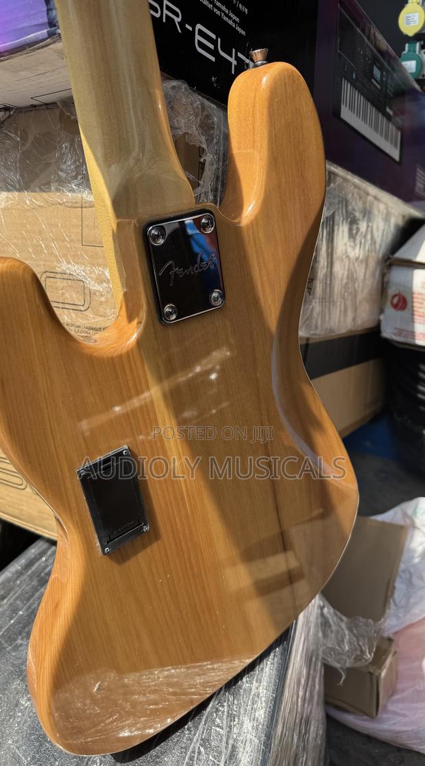 Active Jazz Bass Guitar Fender · Photo 3