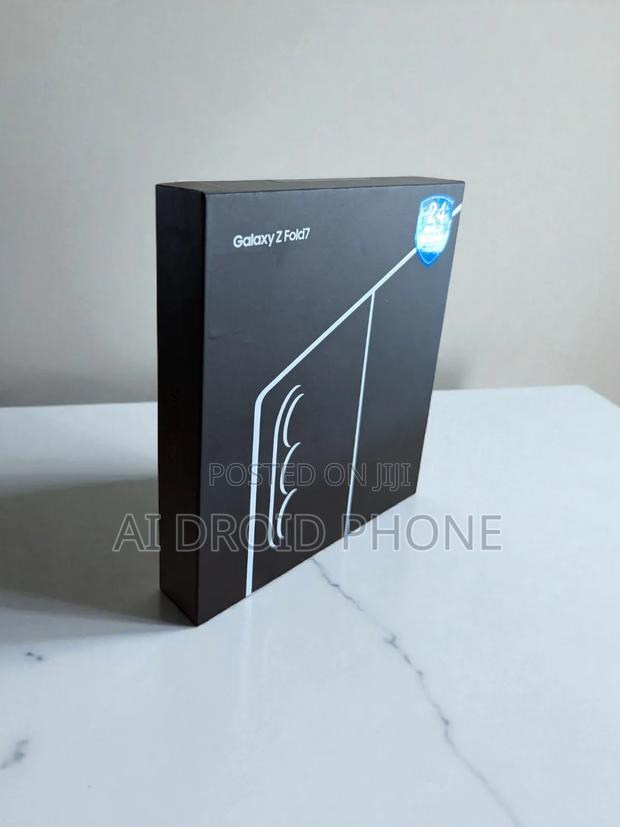 New Samsung Galaxy Z Fold7 256 GB Gray · Photo 1