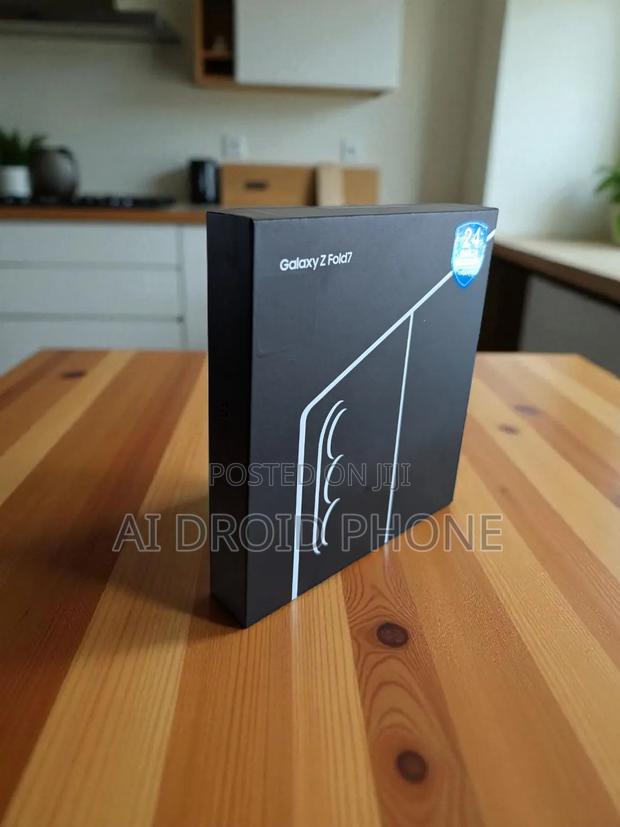 New Samsung Galaxy Z Fold7 256 GB Silver · Photo 1