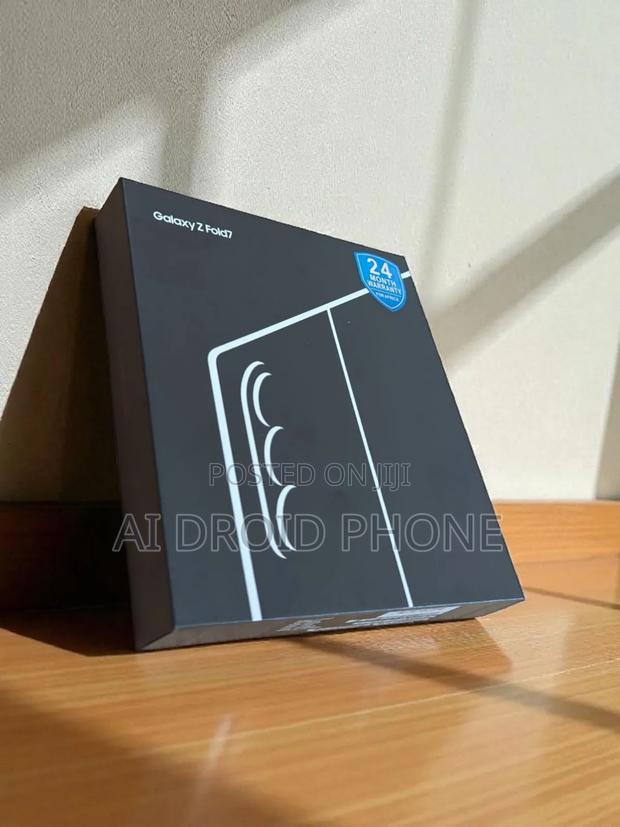 New Samsung Galaxy Z Fold7 256 GB Silver · Photo 2