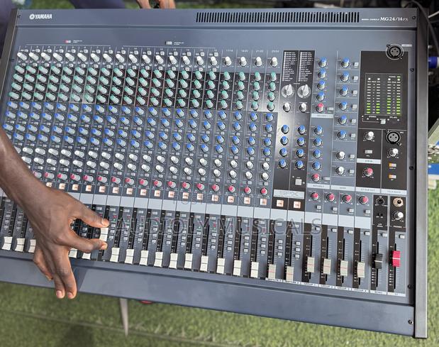 Mg 240 Yamaha 24channel Raw Mixe · Photo 1