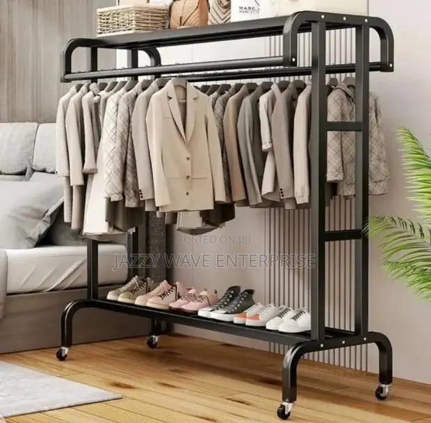 Clothes Hanger / Double Pole · Photo 1