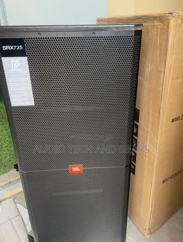 JBL Srx725 Full Range Speakers (Pair) · Photo 2