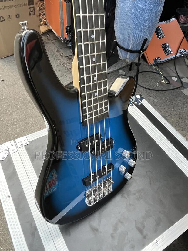 Ibanez 5-String Electric Bass Guitar · Photo 4