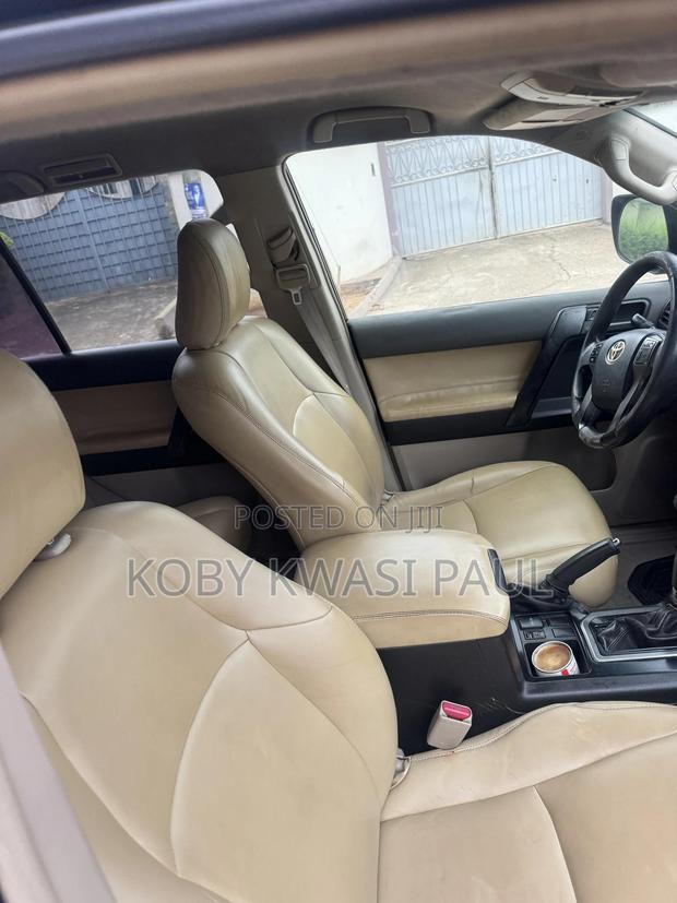 Toyota Land Cruiser Prado 2.7 i 2011 Black · Photo 6
