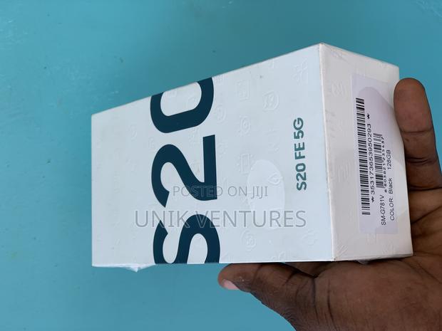 New Samsung Galaxy S20 FE 128 GB Black · Photo 2