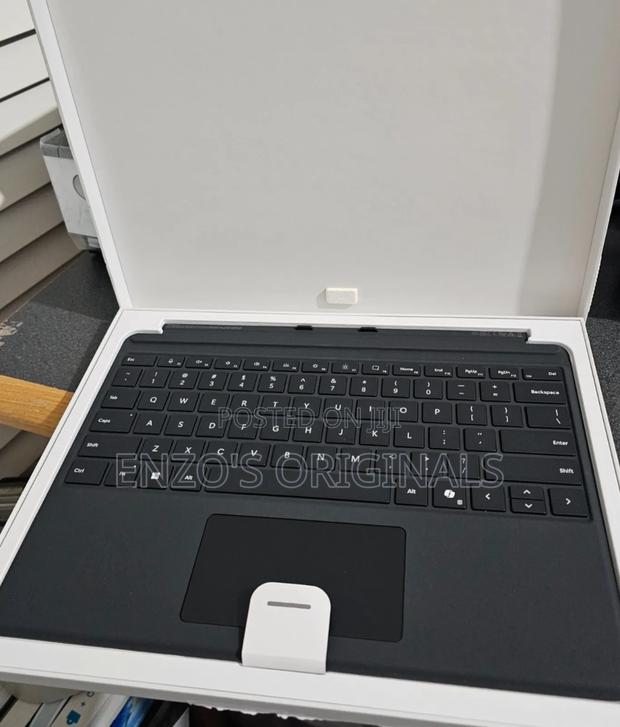 Surface Pro 11 Keyboard New Sealed · Photo 3