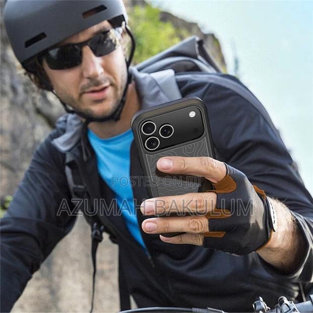 iPhone 17 Pro Dux Ducis Magnetic Drop Protection Case · Photo 5