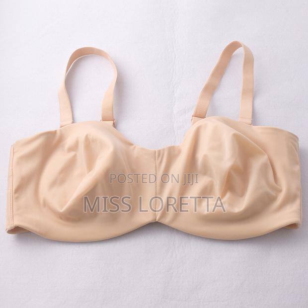 Strapless Minimizer Bra · Photo 8