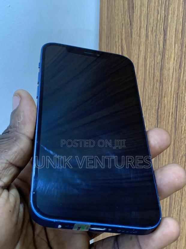 Apple iPhone 12 128 GB Blue · Photo 2