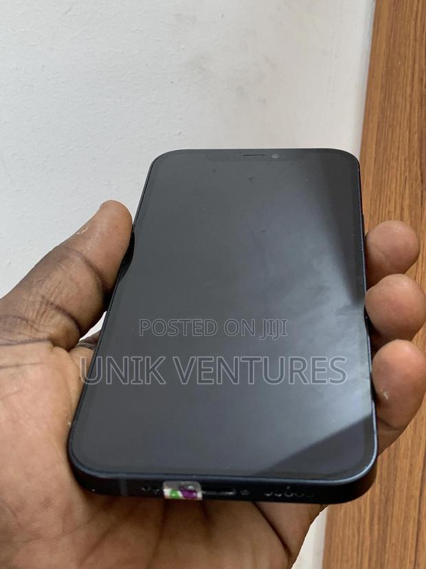 Apple iPhone 12 128 GB Black · Photo 1