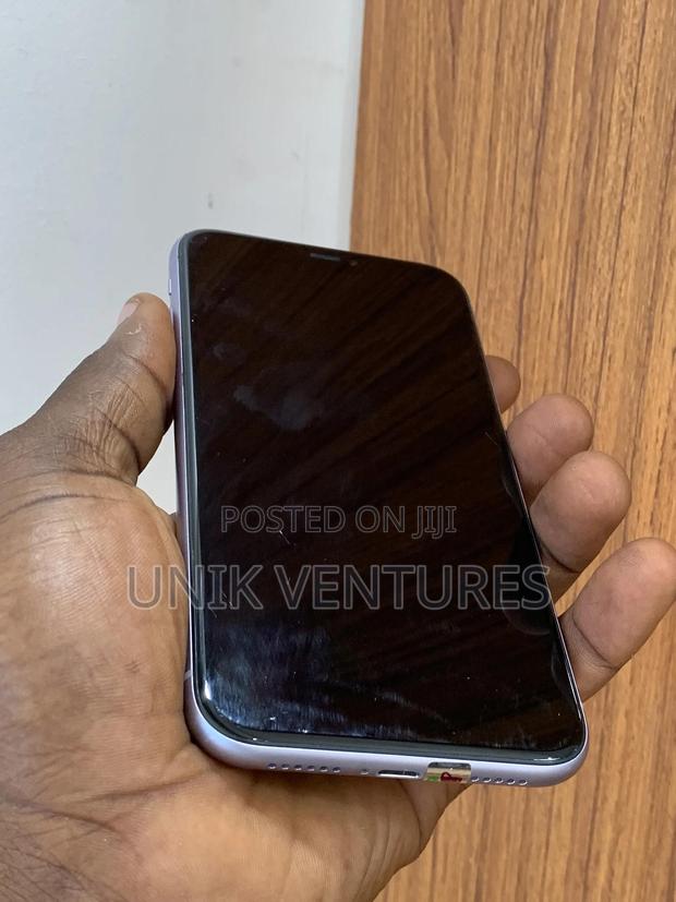 Apple iPhone 11 128 GB Purple · Photo 1