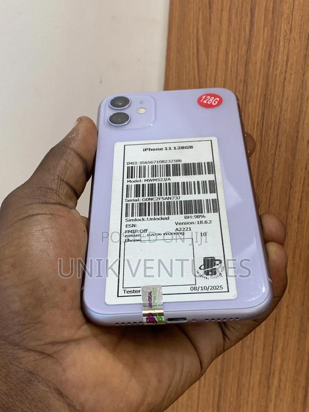 Apple iPhone 11 128 GB Purple · Photo 2