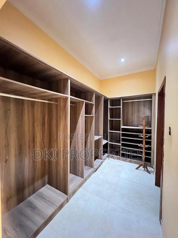 5bdrm House in Dki Properties, Community 25 for sale · Photo 6