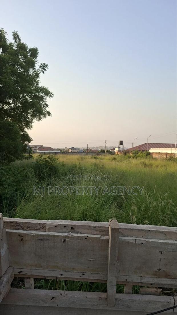 4 Plots on the Main Tema-Aflao Community 25 Road · Photo 2