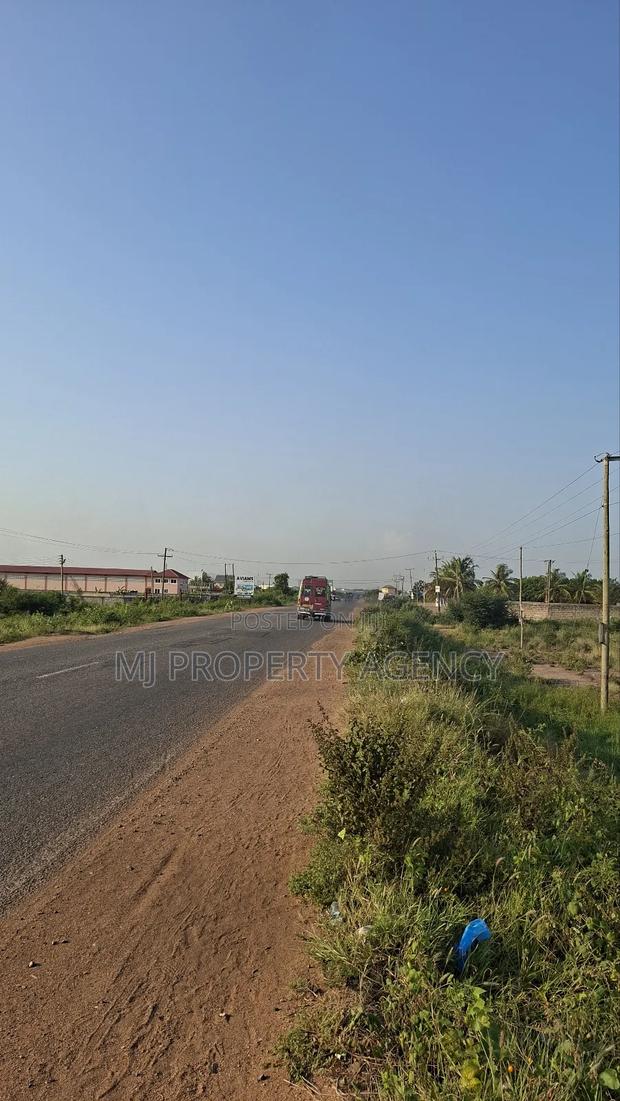 13 Acres Industrial Commercial Land at Prampram · Photo 4