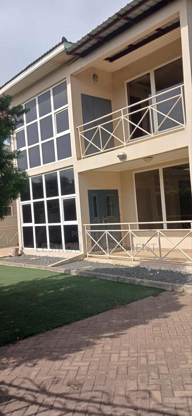 5bdrm House in Cantonments for sale · Photo 1